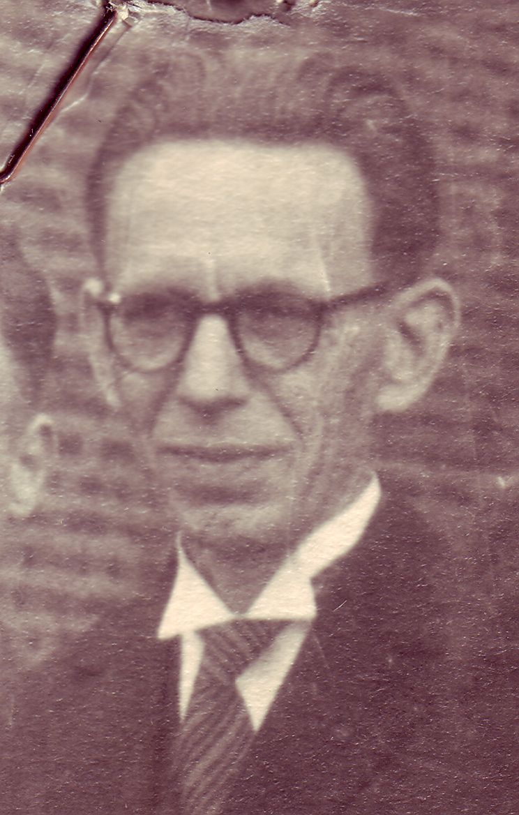 danyneudt's tweet photo. Théodule Dufaux.Tamines. Boekhouder. Gehuwd, 2 kinderen. Verzetsgroep Geheim Leger. Arrestatie op 17 maart '44. Opsluiting Charleroi en Breendonk. Deportatie concentratiekampen Buchenwald, Dora, Ellrich en Nordhausen. Théodule sterft er op 4 maa '45. 43 jaar. 
#heldenvanhetverzet https://t.co/DU7xQwuHMh