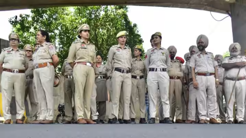 Punjab Police Launches ‘Jagriti’ To Sensitise 180 Personnel On Child Sexual Violence

soundnlight.in/punjab-police-…

#SLSV #SLSVIndia #Jagriti #ChildSexualViolence #LawEnforcement  #EndChildAbuse #PoliceInitiative #EmpowerChildren #ChildRights #JusticeForChildren @PunjabPoliceInd