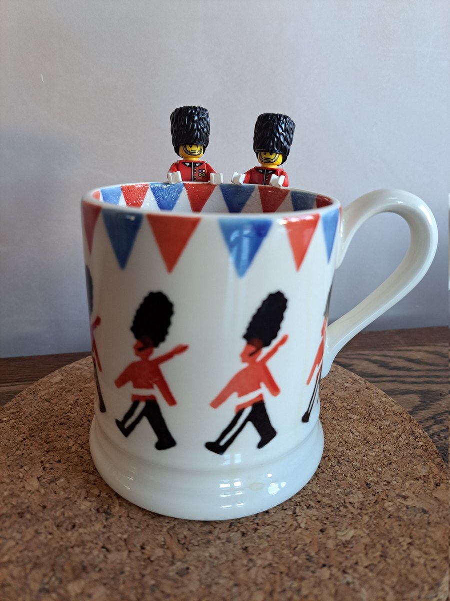 Cody and Nico are very pleased with their first cuppa from their new mug #newmug #kingsguard #firstcupoftheday #firstcuppa @EmmaBridgewater