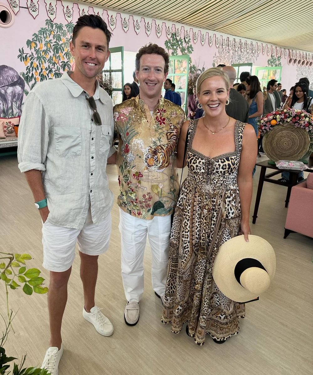 TheACCnz's tweet photo. Great to see Lovely Trenty taking time to take photos with his fans! https://t.co/JT1vezn6sK