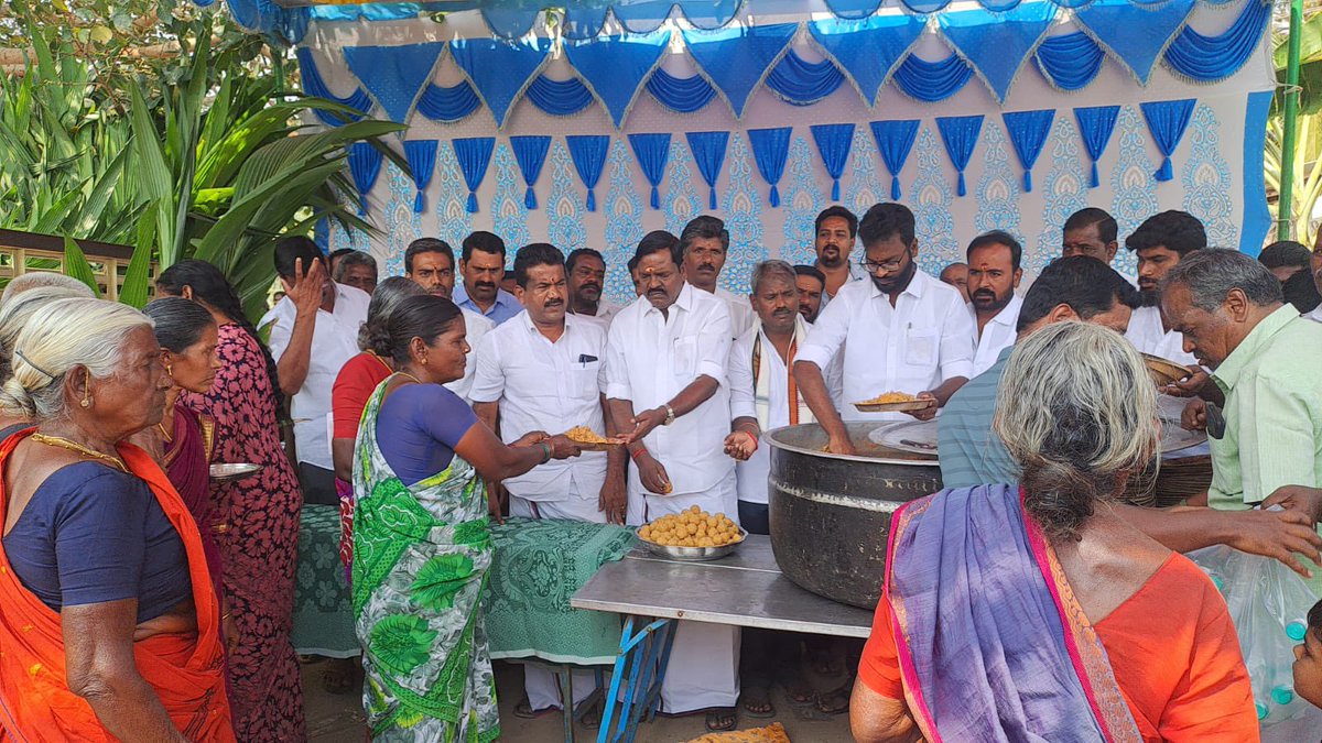 tpsSankar's tweet photo. தருமபுரி கிழக்கு மாவட்ட சுற்றுசூழல் அணி சார்பில் ஏரியூர் ஒன்றியம் பெரும்பாலை ஊராட்சி, செம்மனூரில் மாண்புமிகு தமிழ்நாடு முதலமைச்சர் ,கழக தலைவர் திராவிட நாயகர்* அவர்களின் 71வது பிறந்த நாளை முன்னிட்டு  மாவட்ட சுற்றுசூழல் துணை அமைப்பாளர் சாந்தரூபன் அவர்கள் ஏற்பாட்டில் https://t.co/vatDLApvuQ
