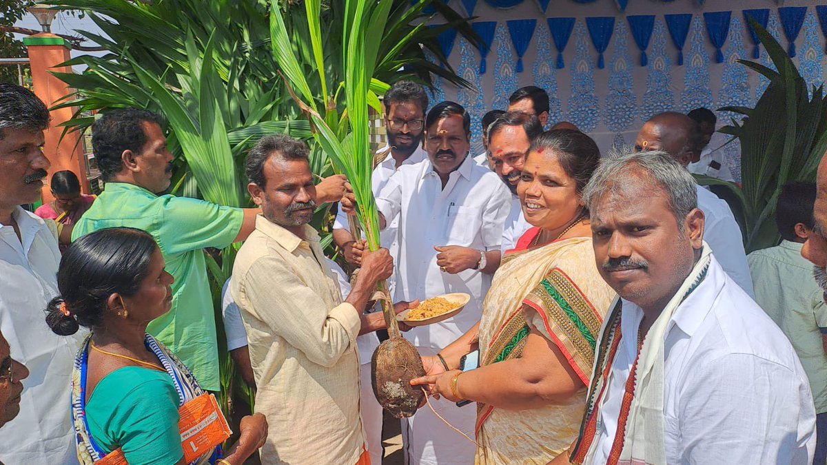tpsSankar's tweet photo. தருமபுரி கிழக்கு மாவட்ட சுற்றுசூழல் அணி சார்பில் ஏரியூர் ஒன்றியம் பெரும்பாலை ஊராட்சி, செம்மனூரில் மாண்புமிகு தமிழ்நாடு முதலமைச்சர் ,கழக தலைவர் திராவிட நாயகர்* அவர்களின் 71வது பிறந்த நாளை முன்னிட்டு  மாவட்ட சுற்றுசூழல் துணை அமைப்பாளர் சாந்தரூபன் அவர்கள் ஏற்பாட்டில் https://t.co/vatDLApvuQ