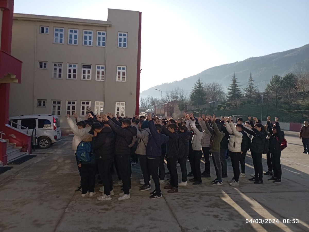 Simav_Aihl's tweet photo. 4 Mart Obezite ile Mücadele Günü Etkinliklerimiz
@tcmeb @Yusuf__Tekin @meb_dinogretimi @omurfatih @mebisgb @ozkan_meb @kutahyamem @BasyigitHasann @hamdi_sarioz @mebisgb43 https://t.co/rRA6fUhwlR