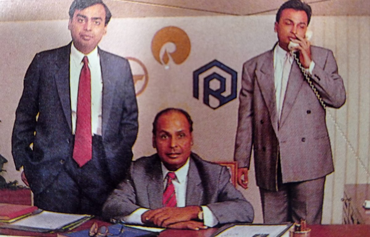 Shyad isliye mummy phone chalane se mana karti hai