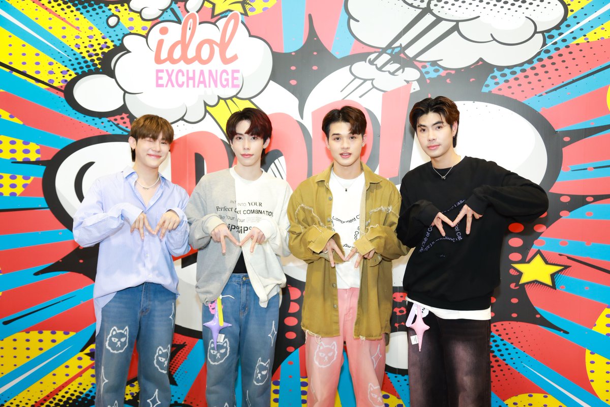 Maniact_sn1's tweet photo. 6️⃣ ประมวลภาพ Maniact ที่งาน Idol Exchange Pop! เมื่อวันที่ 2 มีนาคม 2567 💖✨

#maniact_sn1 #maniact #sn1_ent #Idolexchang #idx https://t.co/gMTHvFcaqq