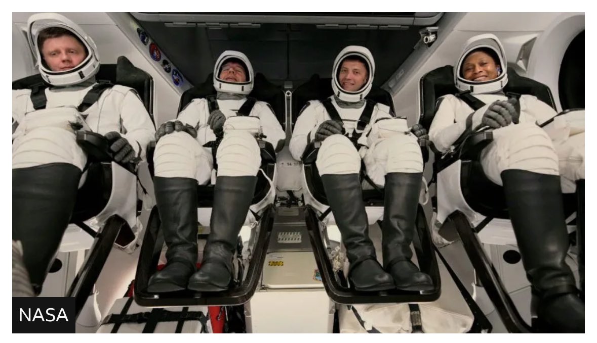 This is the team going to the ISS on Musk’s Dragon Endeavour. I’ll be honest, ⁦@Ryanair⁩’s short haul seats look comfier.