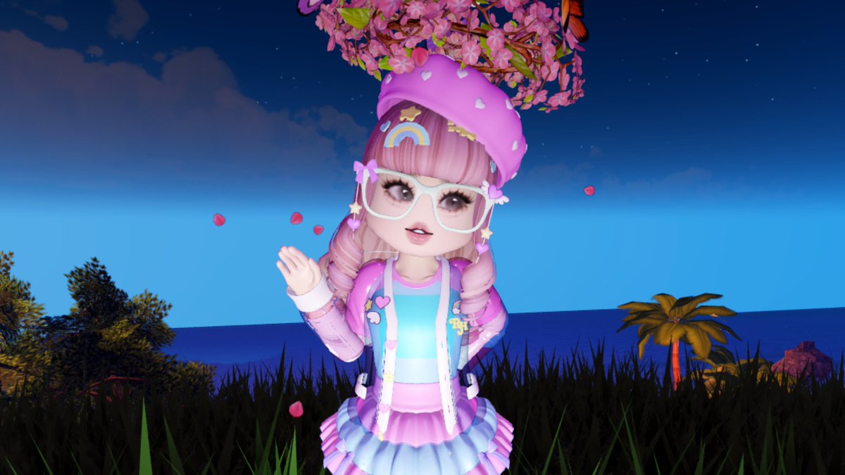 NEW STARLIGHT SET GIVEAWAY! 🌈

• follow me &amp; <a href="/lvsqil/">☆</a> 
• like + repost 

#royalehigh #royalehighgiveaway #rhtc