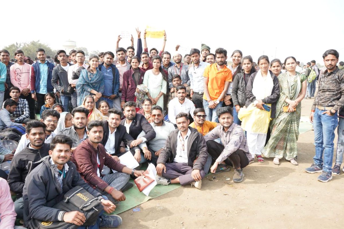 जन जन की यही पुकार।
जन सेवा मित्रो को मिले सेवावृद्धि और स्थाई रोजगार। 
फिर होगा मध्यप्रदेश का विकास ।

#जनसेवामित्रस्थाईरोजगार

<a href="/CMMadhyaPradesh/">Chief Minister, MP</a> <a href="/DrMohanYadav51/">Dr Mohan Yadav</a> <a href="/ChouhanShivraj/">Shivraj Singh Chouhan</a>   <a href="/JansamparkMP/">Jansampark MP</a>
<a href="/TheLallantop/">The Lallantop</a> <a href="/MPTakOfficial/">MP Tak</a> @jagdishDevdaBJP <a href="/rshuklabjp/">Rajendra Shukla</a> <a href="/AIGGPA/">AIGGPA</a> <a href="/Connect_Lokesh/">Lokesh Sharma</a>