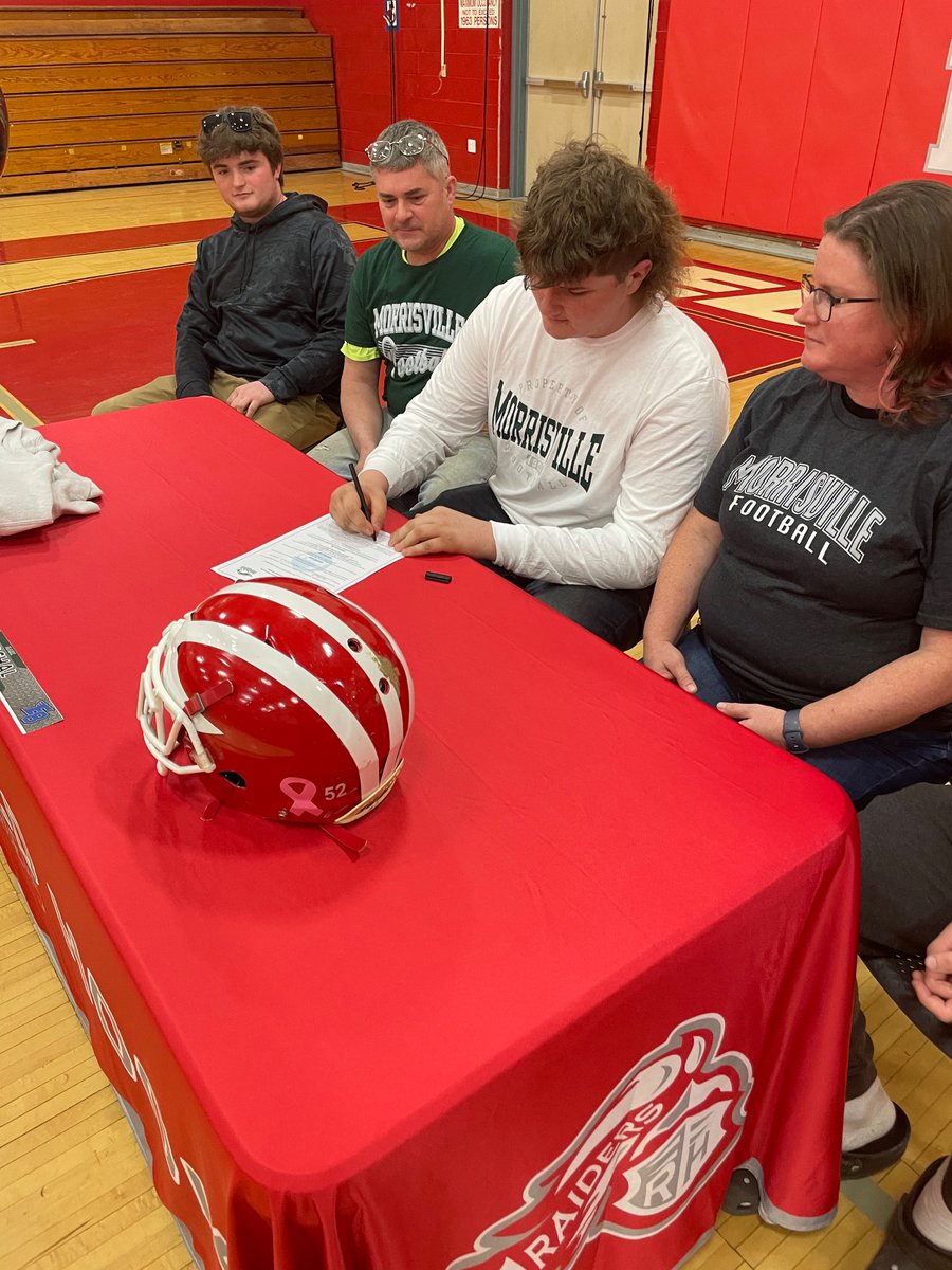 RH_Athletics's tweet image. Congrats to Mark Paschal on committing to Morrisville to continue his academic and athletic career!  @rhcsd  @RedHookFootball  @RedHookSeniorHS