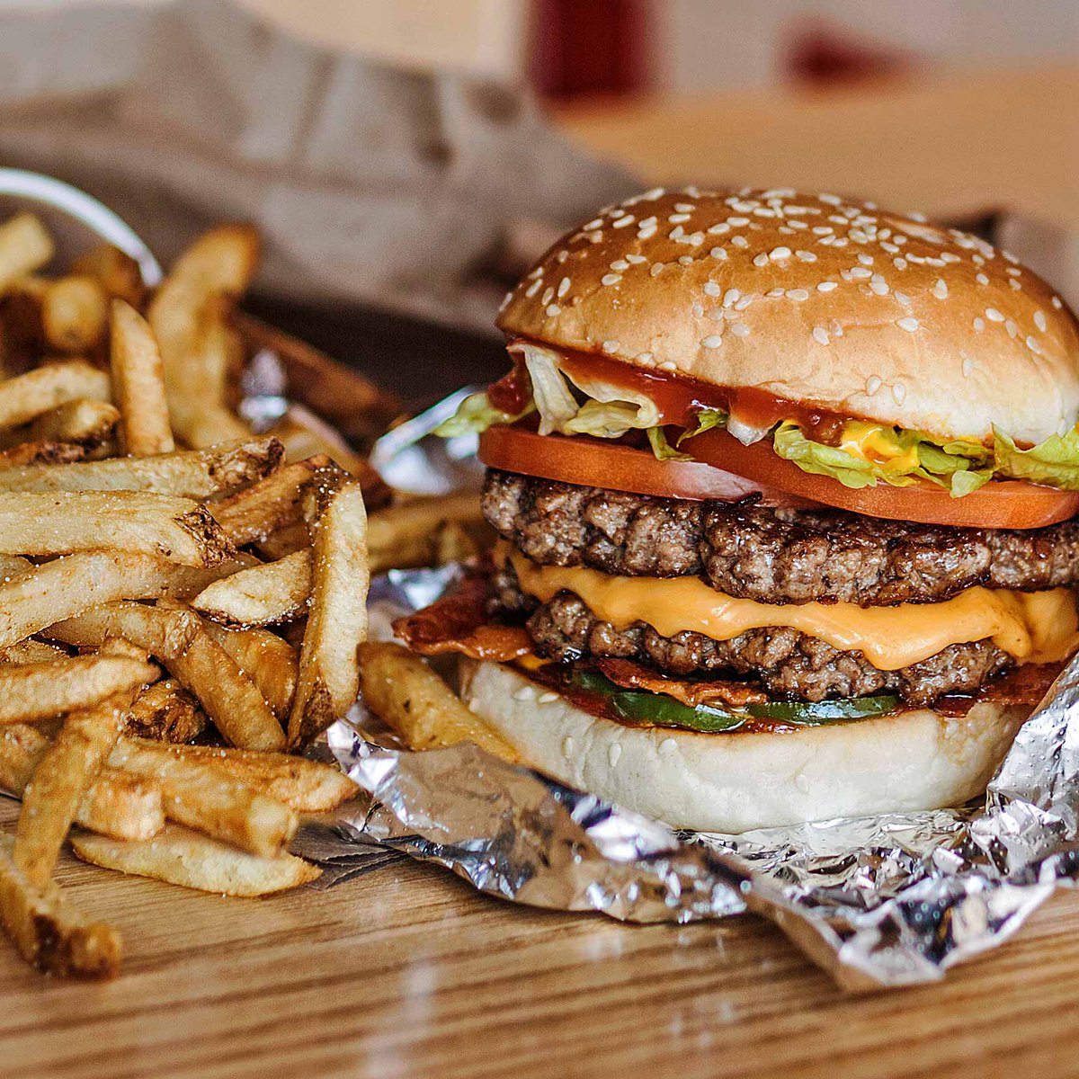 PJAxemurderer's tweet photo. these dudes think the free market can handle health care but want their burgers joints to be socialized i guess

also they love using 5 guys to do this post cause a 'cheeseburger' is a double patty monster and a regular is more fries than a human should eat at once https://t.co/ElwXrJkrVW