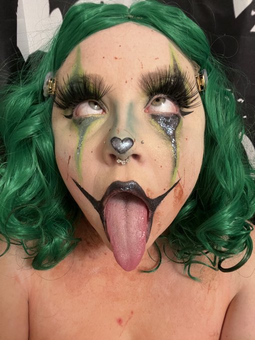 Do you like clown girls? I think I&rsquo;m gonna bring back Batty Betty soon!  Free onlyfans! https://t.co/8WnkAFdxx9  #clown<a href="/tag/free"class="tags"><span>#free</span></a><a href="/tag/clown"class="tags"><span>#clown</span></a><a href="/tag/bloodbath"class="tags"><span>#bloodbath</span></a><a href="/tag/clowngirls"class="tags"><span>#clowngirls</span></a><a href="/tag/onlyfans"class="tags"><span>#onlyfans</span></a>