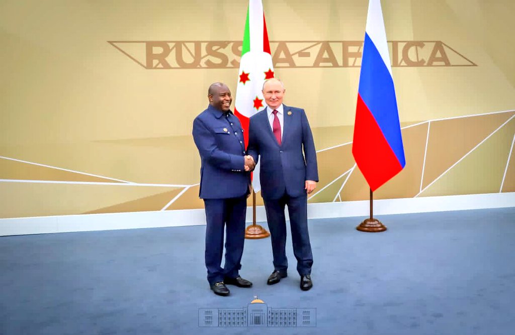 GeneralNeva's tweet photo. Vives félicitations au Président Vladimir Poutine pour sa brillante réélection à la tête de la Fédération de Russie,qui témoigne éloquemment de la confiance et de l’adhésion du peuple russe à son leadership visionnaire.
Le #Burundi réitère son amitié et sa coopération à la Russie https://t.co/bRJWeOtCdD