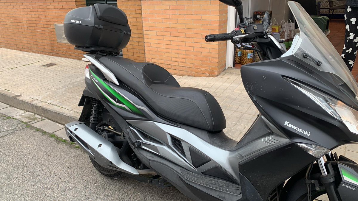 josetrianero's tweet photo. Twiter necesito tu magia!!Moto robada hoy enfrente del Mercadona a.v de las ciencias Sevilla este, tiene solo dos meses https://t.co/vJHzyh8s3M