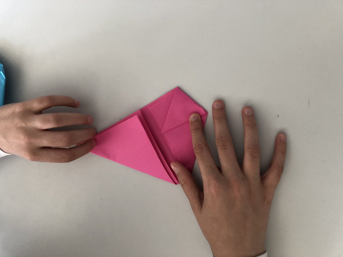 #SDM2024 La semaine des maths se poursuit au collège Jules Verne de Bourges avec une activité origami, ‘le cœur soufflé ´❤️💨.