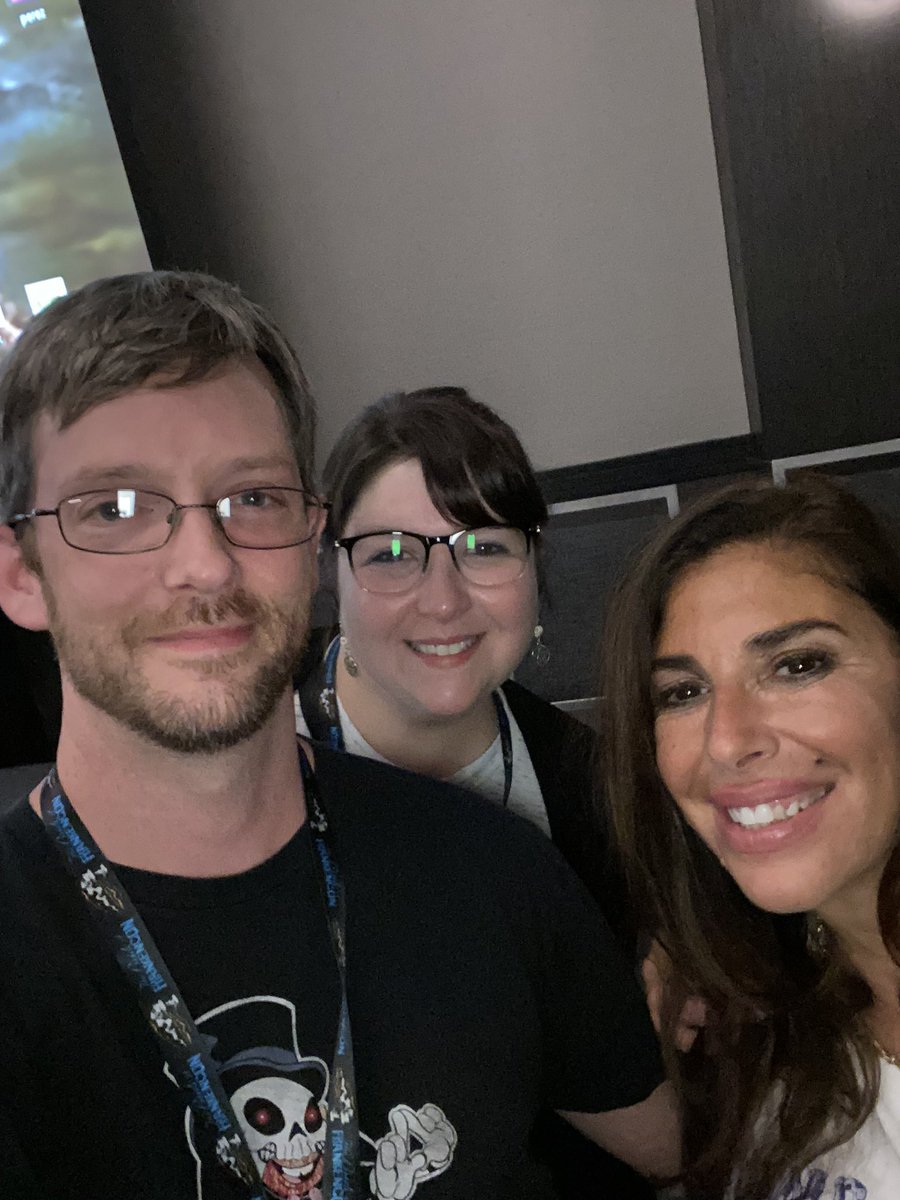 901comic's tweet image. The amazing @Felissa_Rose. Wearing my baron shirt 🤘🏻 #tesd