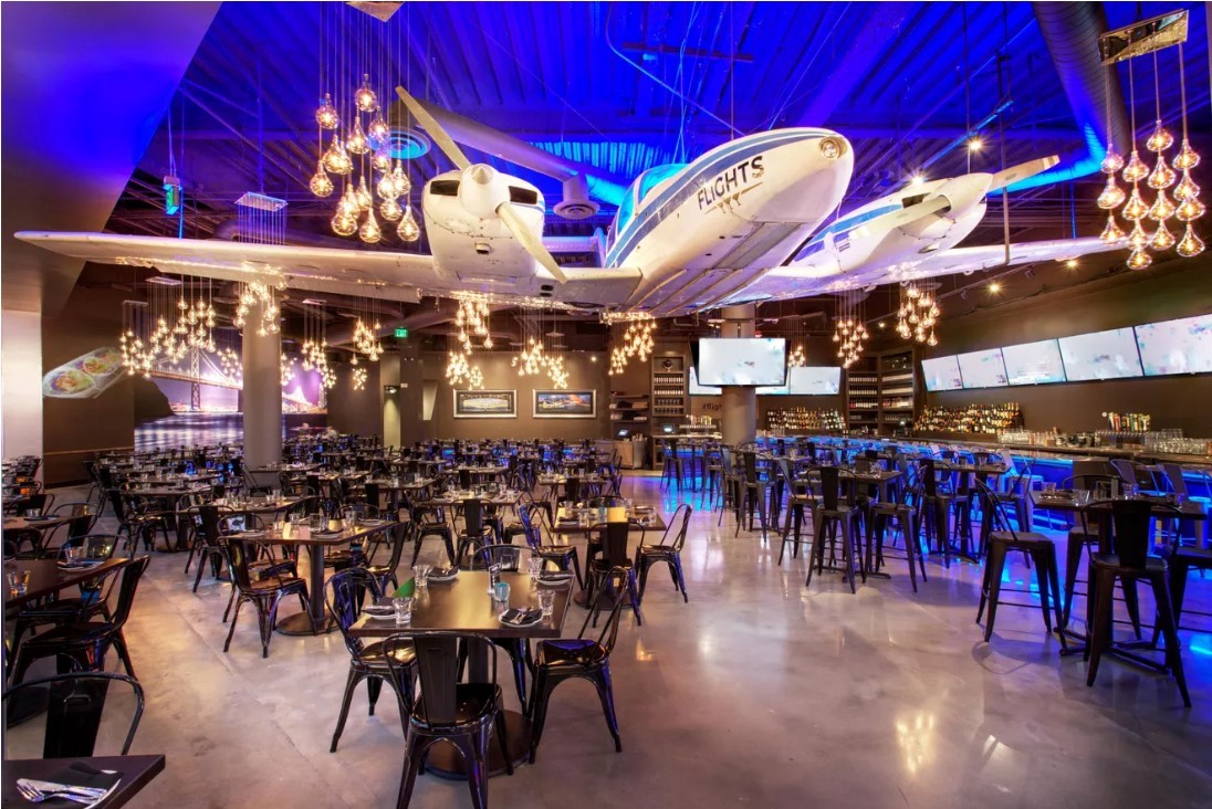 Hoops, cheers, and bracket dreams – may your picks all be winners (and your drinks be pourin')! Let the madness begin at Blondies Sports Bar and @FlightsGroup! 🏀 For more info and reservations, visit bit.ly/3xuakrm!