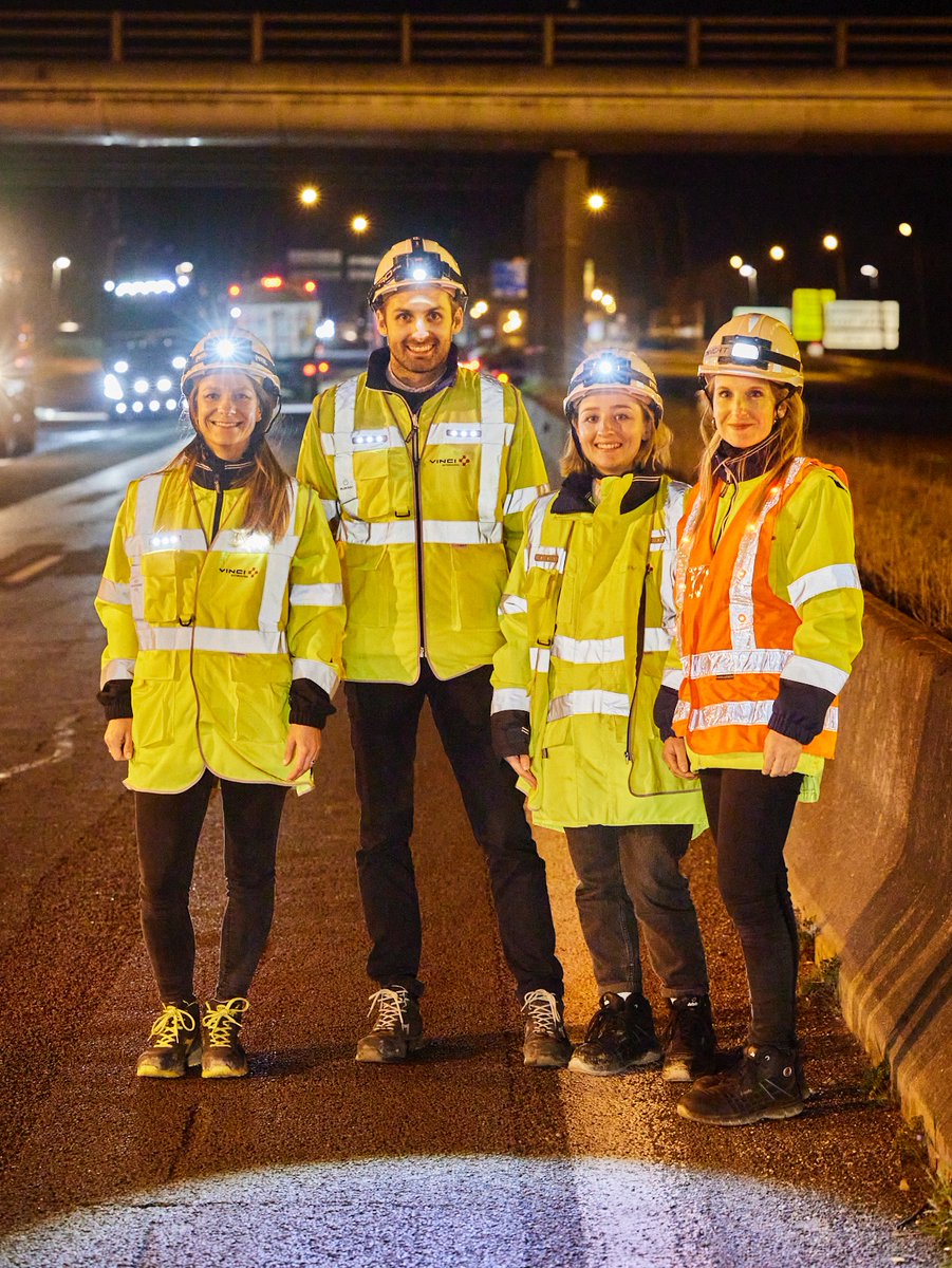 Retour sur ➡️ le #chantier de nuit🌙 de l'A64 près de Toulouse où une partie de la #TeamPJC était en immersion... La rénovation de chaussées ça nous parle !  😉<a href="/VINCIAutoroutes/">VINCI Autoroutes</a> #maitriseouvrage #DMOO #communication #proximité