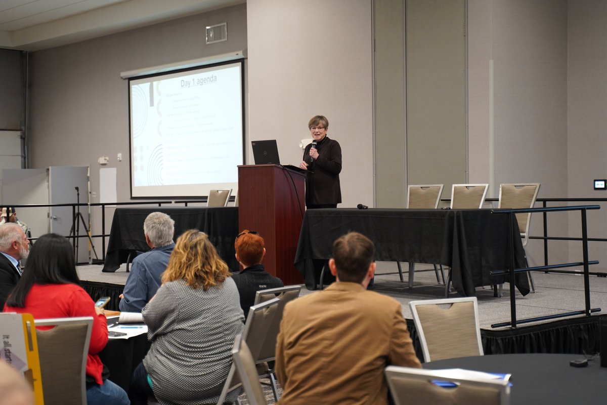 GovLauraKelly's tweet photo. Today in Liberal, I joined Senator @JerryMoran for the 2024 Ogallala Aquifer Summit. Our water crisis affects every Kansan. Through collective, coordinated action, we're tackling the crisis head-on. https://t.co/KGKeTg6m9F