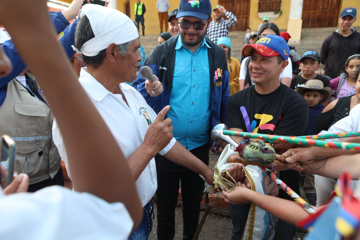 Desde el municipio Cardenal Quintero en el estado #Mérida la cofradía San Geronimo se inscribió en la Gran Misión #VivaVenezuela Mi Patria Querida

#VenezuelaEsCultura
#venezuelaDecideElFuturo