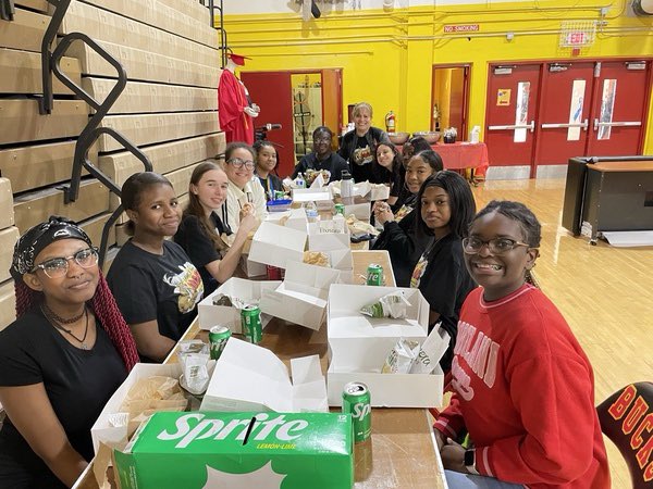 rantsbyR3N1's tweet image. BTS With The BRACE Adviser and Ambassadors  @ 2024 College and Career fair.
#DBHSExperience #BRACE #BRACECADETS #BRACEAMBASSADORS #DBHS #Collegefair #CareerFair