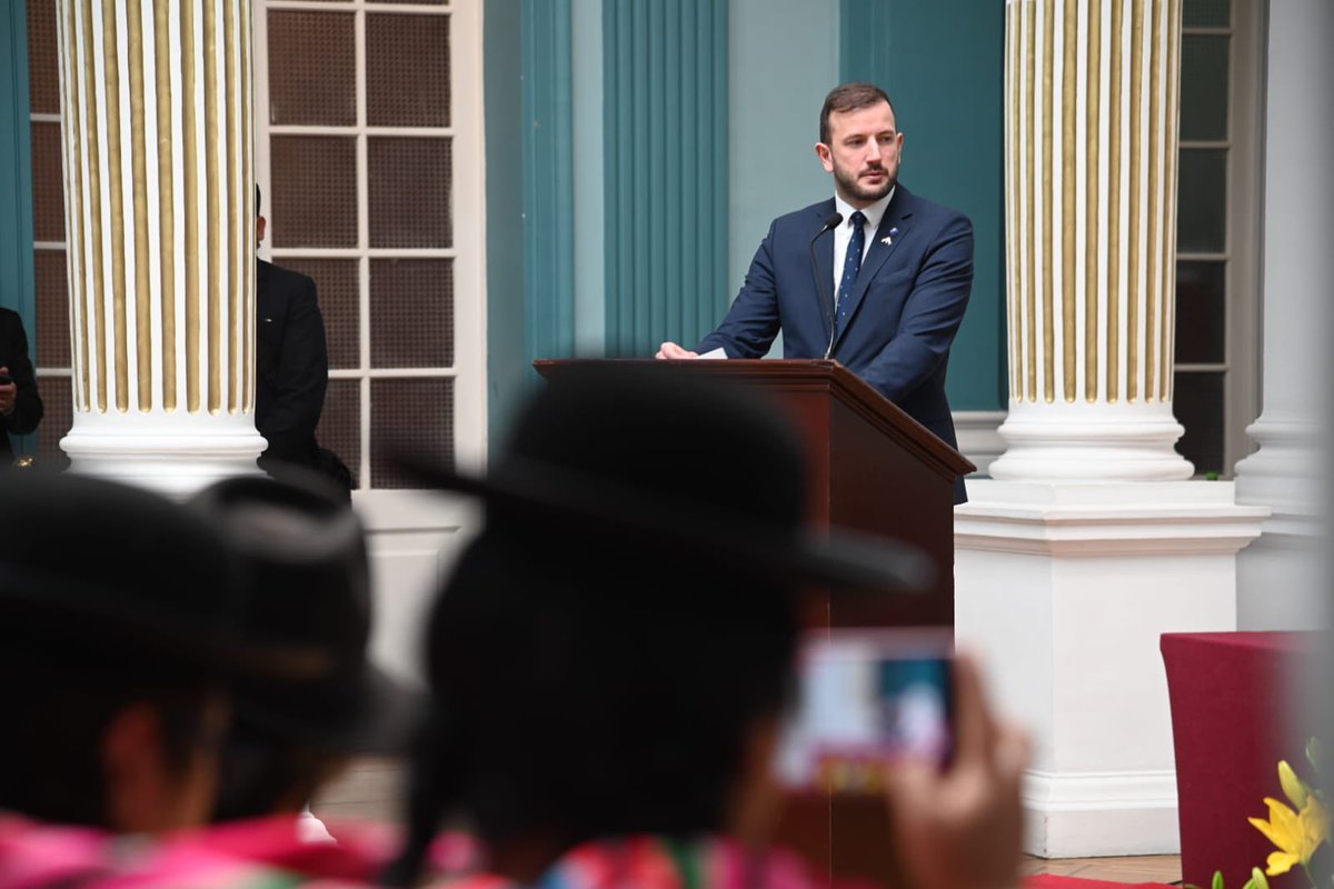 Proud to launch the EU's budget support for Bolivia.

With €31 million allocated for environmental initiatives, we aim to mitigate deforestation in 🇧🇴.

This investment is a step forward in safeguarding and sustainably managing our planet's fragile ecosystems.