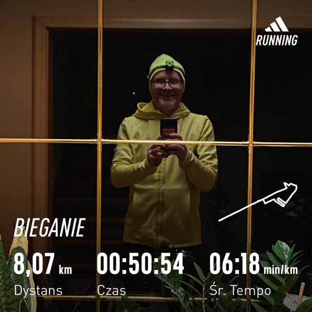 roman_kolek's tweet photo. Nocne truchtanie. Zimno, ale przyjemnie😊 #running #runningforhealth #runningforfun https://t.co/Yq5uR74TgV