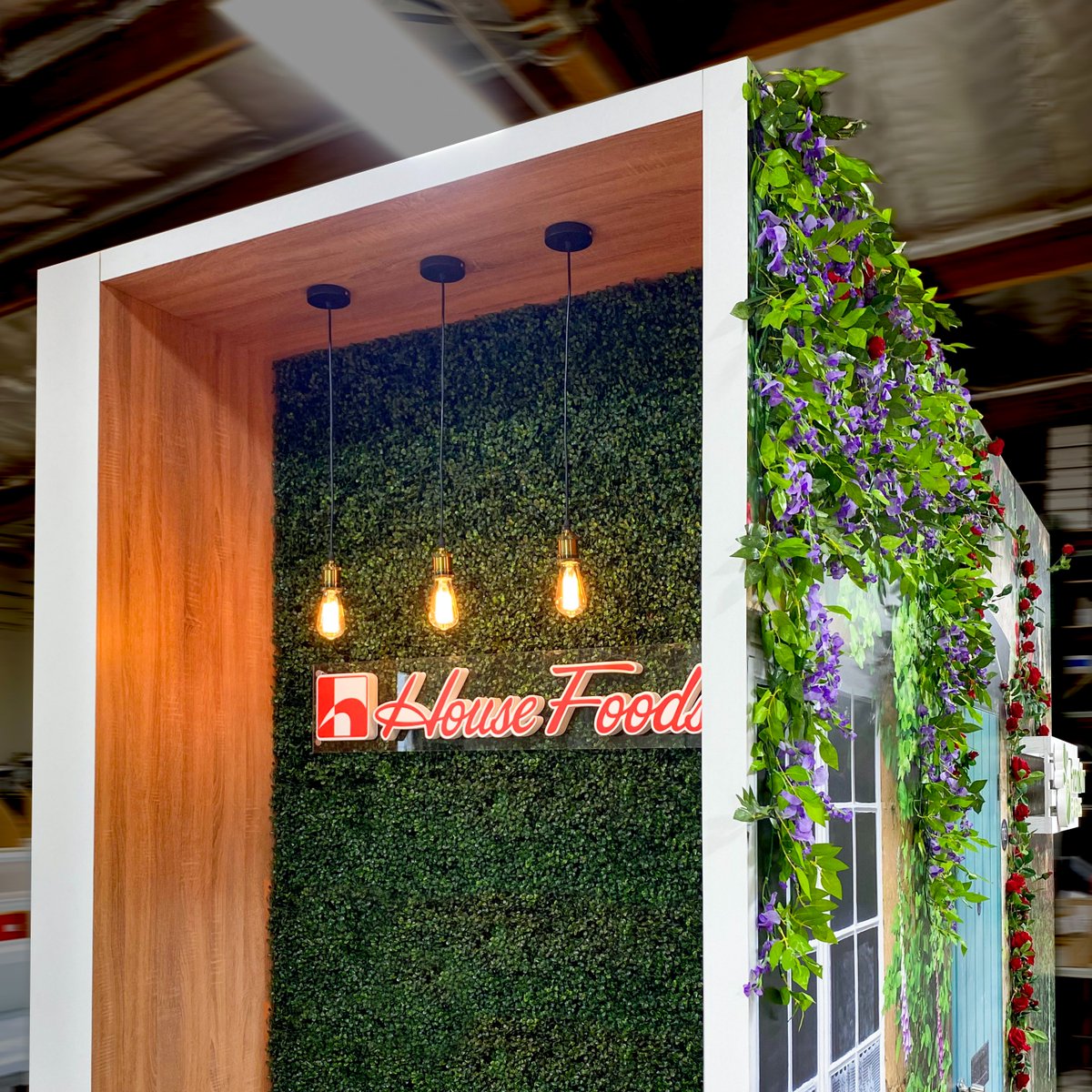 IMIExhibits's tweet photo. Here is our 20' x 20' booth for Keystone NPEW 2024!🍃👏

This eye-catching booth features 3D Logos to emphasize Franklin Farms &amp; House Foods brands. Along with a beautiful floral backwall display for guests to enjoy a twist of nature and Keystone's products!
-
-
-
#eventmarketing https://t.co/pXNKWcphMV