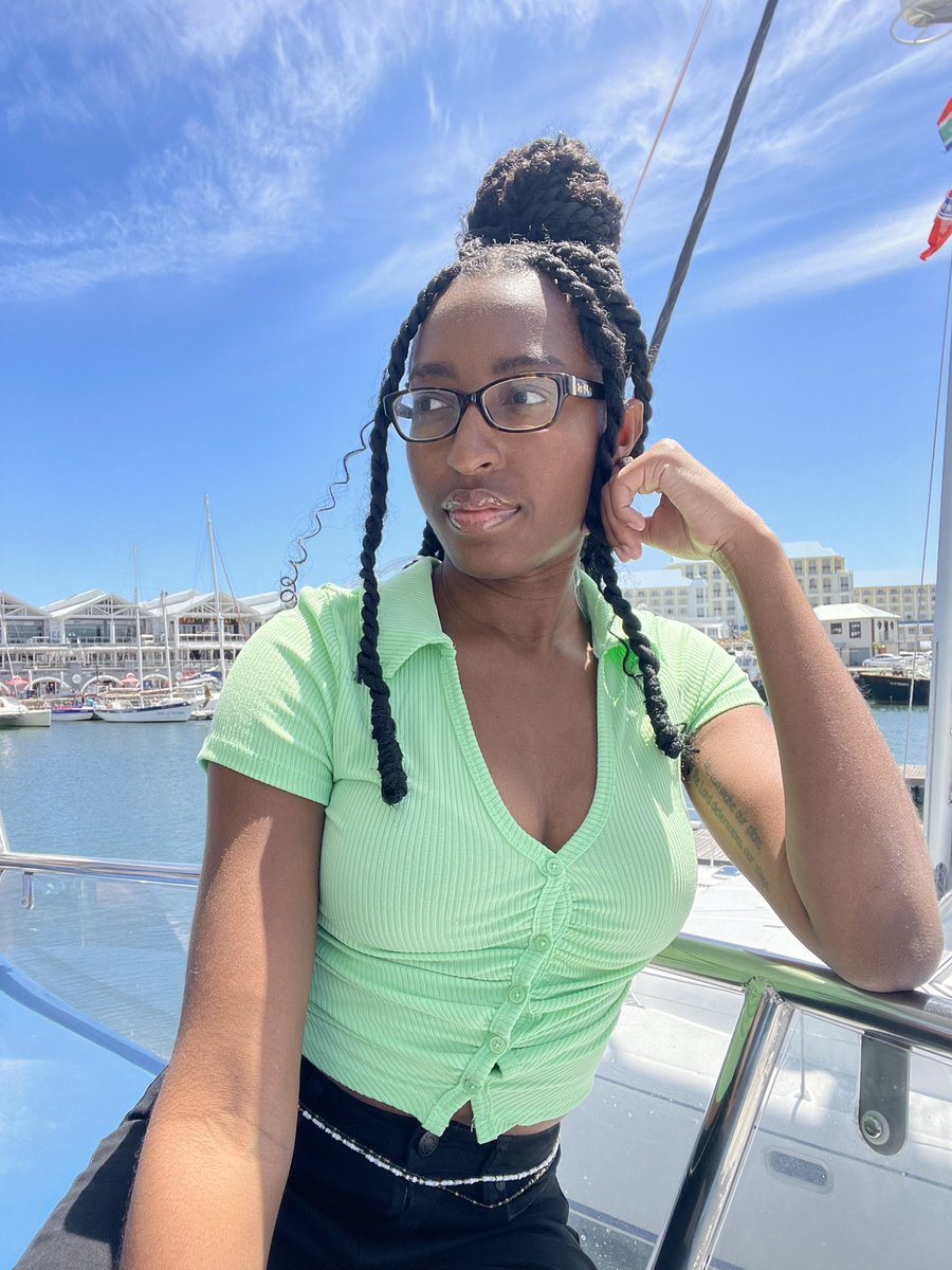 déj loaf. tweet media