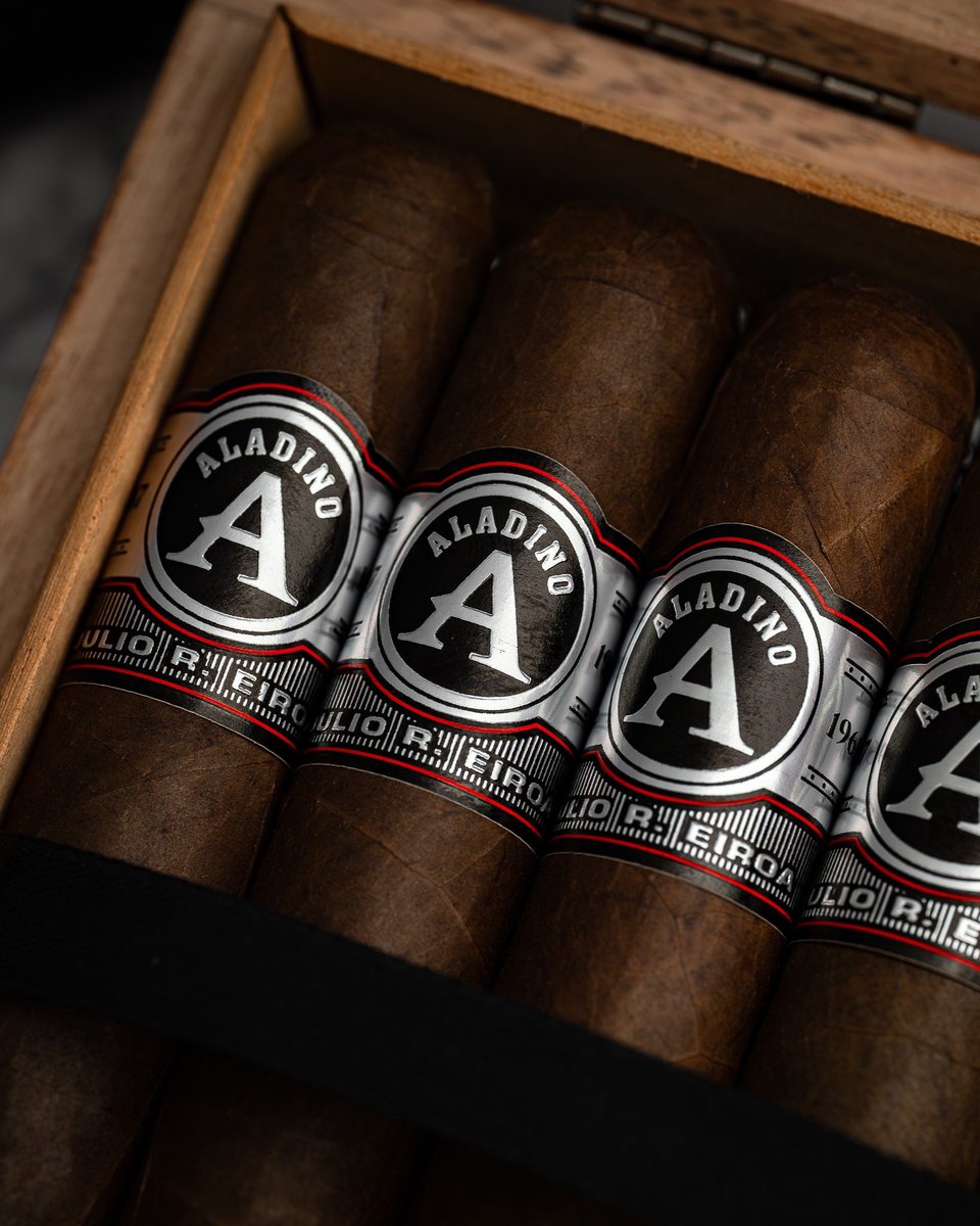 aladinocigars's tweet image. The all new FUMA NOCHE! Get ready! Availble #pca2024 #new #cigar #aladinocigars #jretobacco #cigars #productlaunch