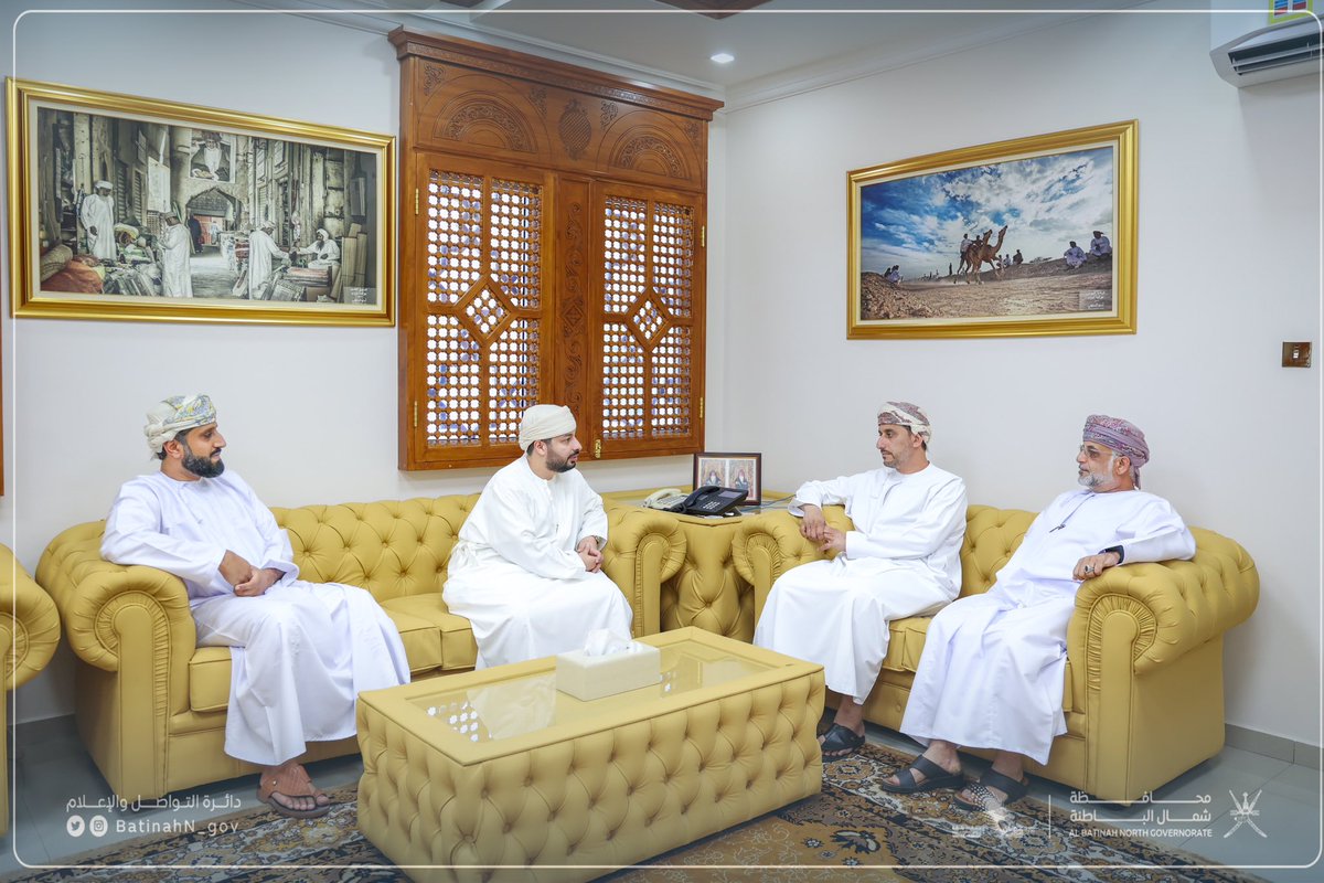BatinahN_gov's tweet photo. التقى سعادة محمد بن سليمان الكندي محافظ شمال الباطنة الفاضل حيدر بن عدنان الزعابي والفاضل عيسى بن منصور السليمي الشركاء المؤسسين لسيارة #ميس ( Alive ) أول سيارة كهربائية تصنع في #سلطنة_عمان وذلك للتعرف على المميزات التنافسية للطراز الأحدث لعالم السيارات الكهربائية.

جرى خلال اللقاء مناقشة سبل التعاون والدعم الممكن تقديمه من #محافظة_شمال_الباطنة لخطة نمو أعمال الشركة المستقبلية، ومعرفة السبل الممكنة لاستغلال الميز النسبية للمحافظة والطرق المساهمة في رفد الاقتصاد الوطني.

#ميس_الكهربائية #النقل_المستدام