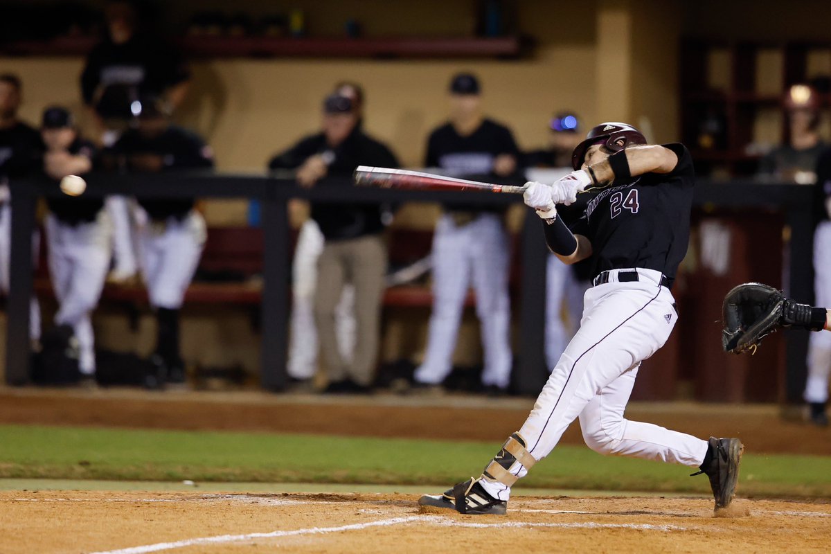 WinthropBSB's tweet photo. 𝙊𝙡𝙙, 𝙗𝙪𝙩 𝙣𝙚𝙬

Eagle transfers also had a tremendous week. @AlanBenhardt7, @ColeGriffith_24, @Abe_Affholter, and @McWilliamsKolby combined to hit .541 (20-37) with 8 walks and 3 doubles (1.127 OPS) last week vs Charlotte and Longwood.

#ROCKtheHILL | #Team44 https://t.co/PVXsPo5DA6