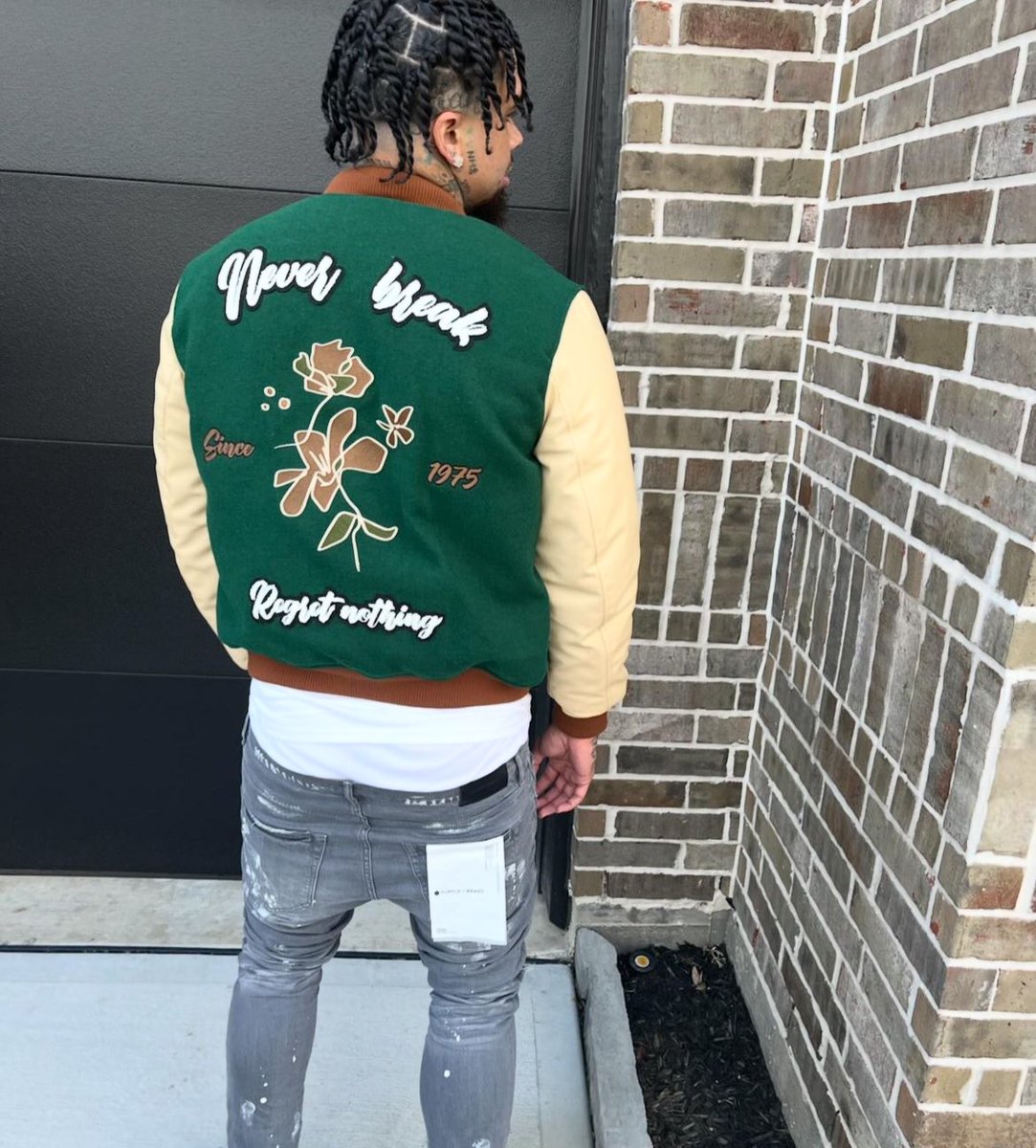 dgaftruly's tweet photo. BIG DAWG 🐉 https://t.co/yortt4XXbI