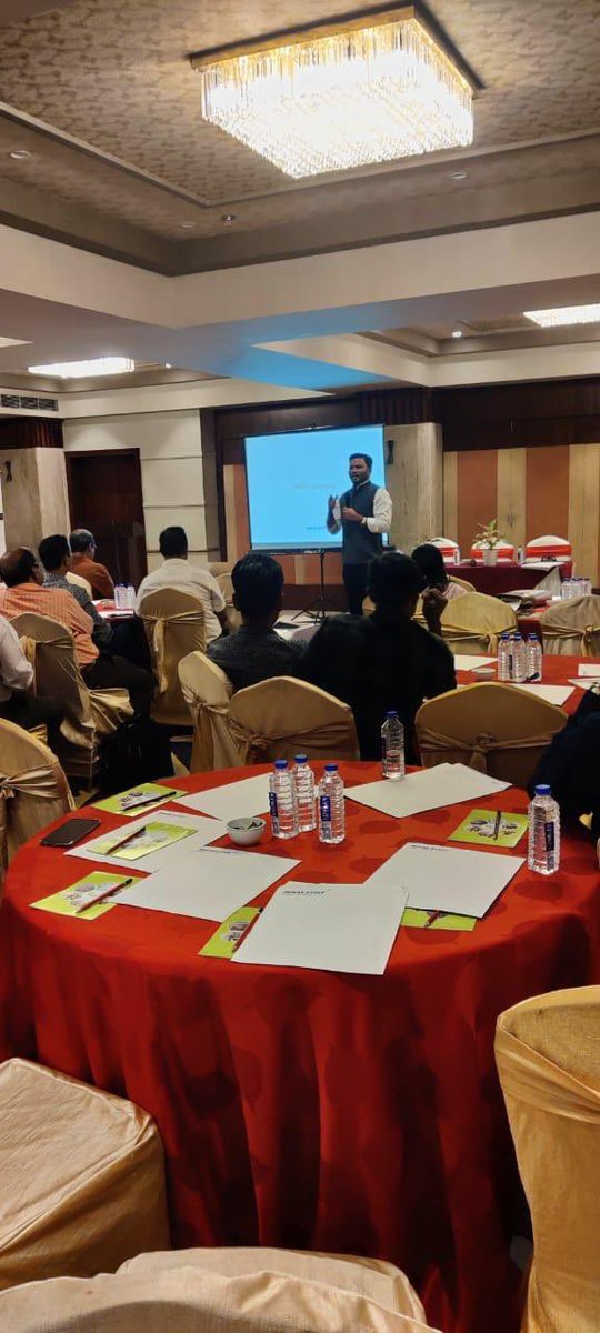 Makhdoom_HA's tweet image. Unveiling the Magic of Compounding in #Tier2 cities. It was a wonderful experience meeting 250+ MFD partners during my recent visit to Rourkela, Bhubaneswar and Cuttack. Thrilled to share my experience by seeing them spreading message on Timeless concepts of disciplined Savings!