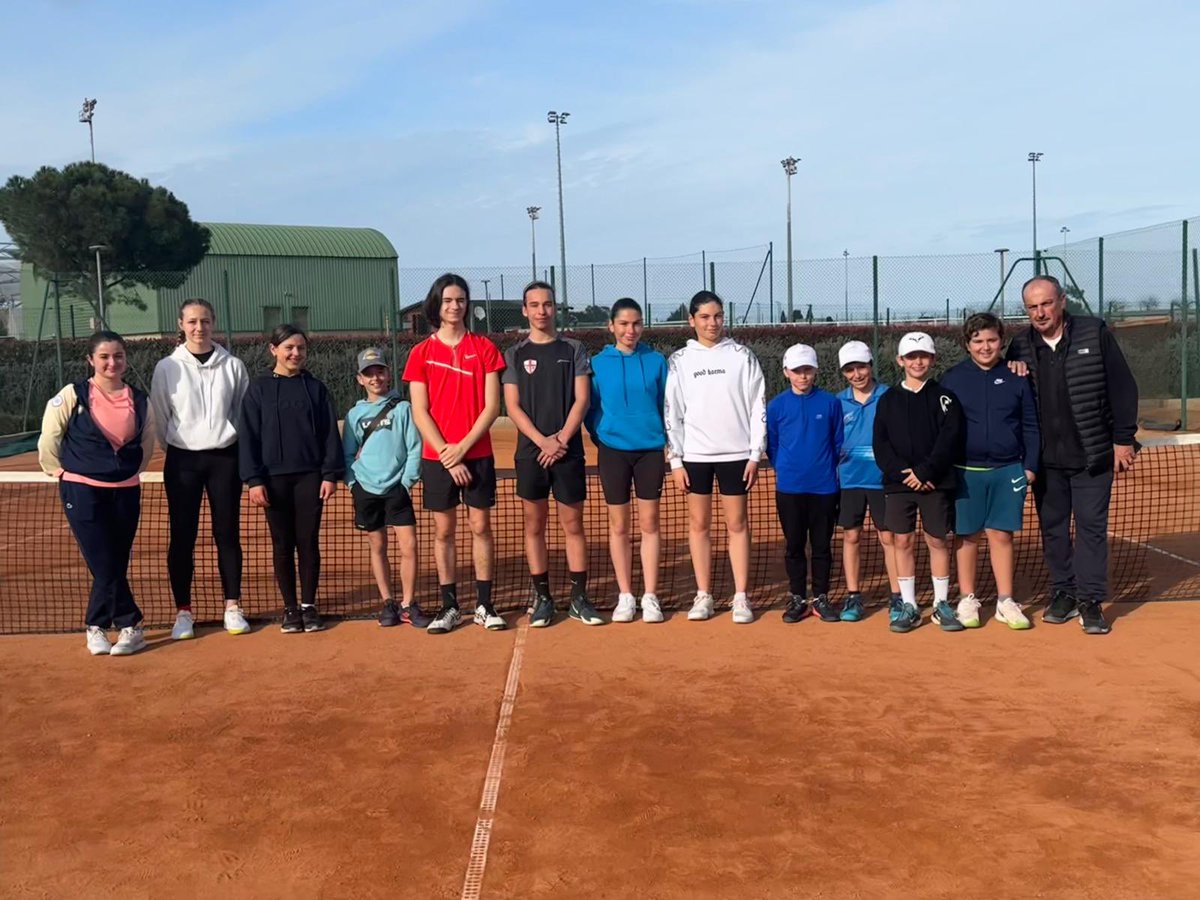 Félicitations à Hugo Moinard (TC Calvi) et Lisandre Casimiri (RC Porto-Vecchio) qui ont été sélectionnés en tant que ramasseurs de balles pour Roland-Garros 2024 🎾👏

Ils seront accompagnés également de Nolan Mathiot Maire (TC Calvi) qui a été repris sur lettre de motivation !