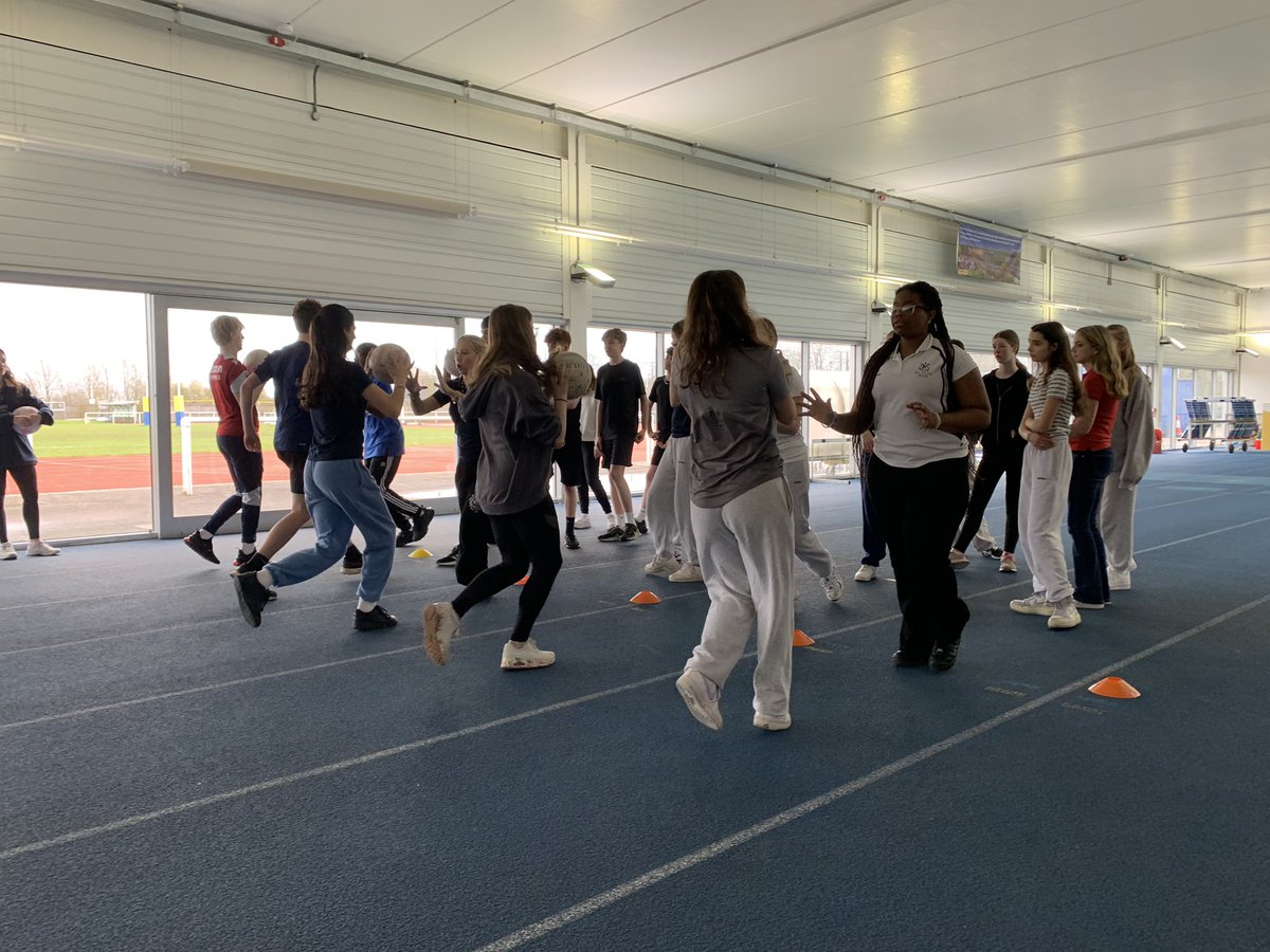 jackiewardcheam's tweet photo. Year 10 residential day 3 ✅ 
Great tour of @UniofBath and a talk from @BritishRowing GB start athlete finishing off with some great ball skills games. Competition was fierce! 
What a great weekend 😊 https://t.co/rEQjokCycv