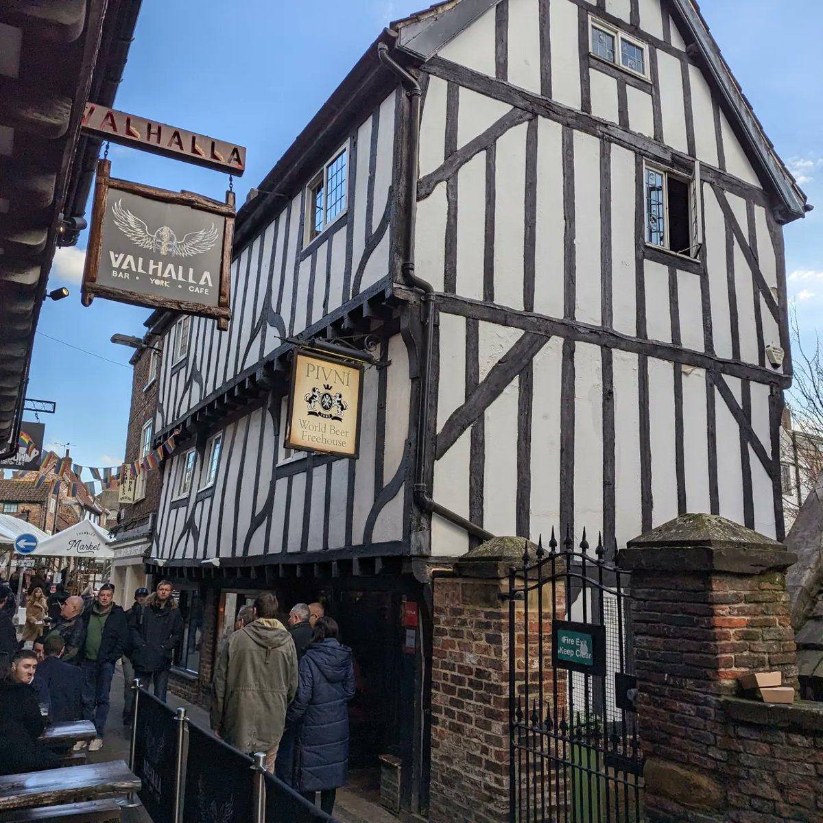 RoamingRidings's tweet photo. Pivní, York.
@Pivni
__________

World Beers, Cask and Craft pioneers since 2007, located in a stunning 16th century building.
__________

Scores &amp; full review here:
https://t.co/lZ4VWleZ2E
or
https://t.co/2YgxJQCFN6

#yorkpubs #pubguide #york #yorkpubguide #yorkbeer https://t.co/gJSZDsyy0X