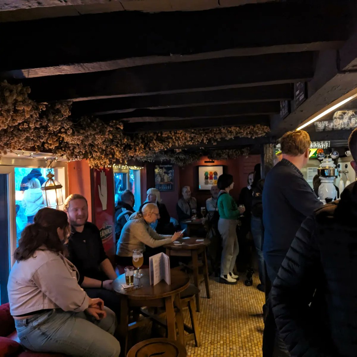 RoamingRidings's tweet photo. Pivní, York.
@Pivni
__________

World Beers, Cask and Craft pioneers since 2007, located in a stunning 16th century building.
__________

Scores &amp; full review here:
https://t.co/lZ4VWleZ2E
or
https://t.co/2YgxJQCFN6

#yorkpubs #pubguide #york #yorkpubguide #yorkbeer https://t.co/gJSZDsyy0X
