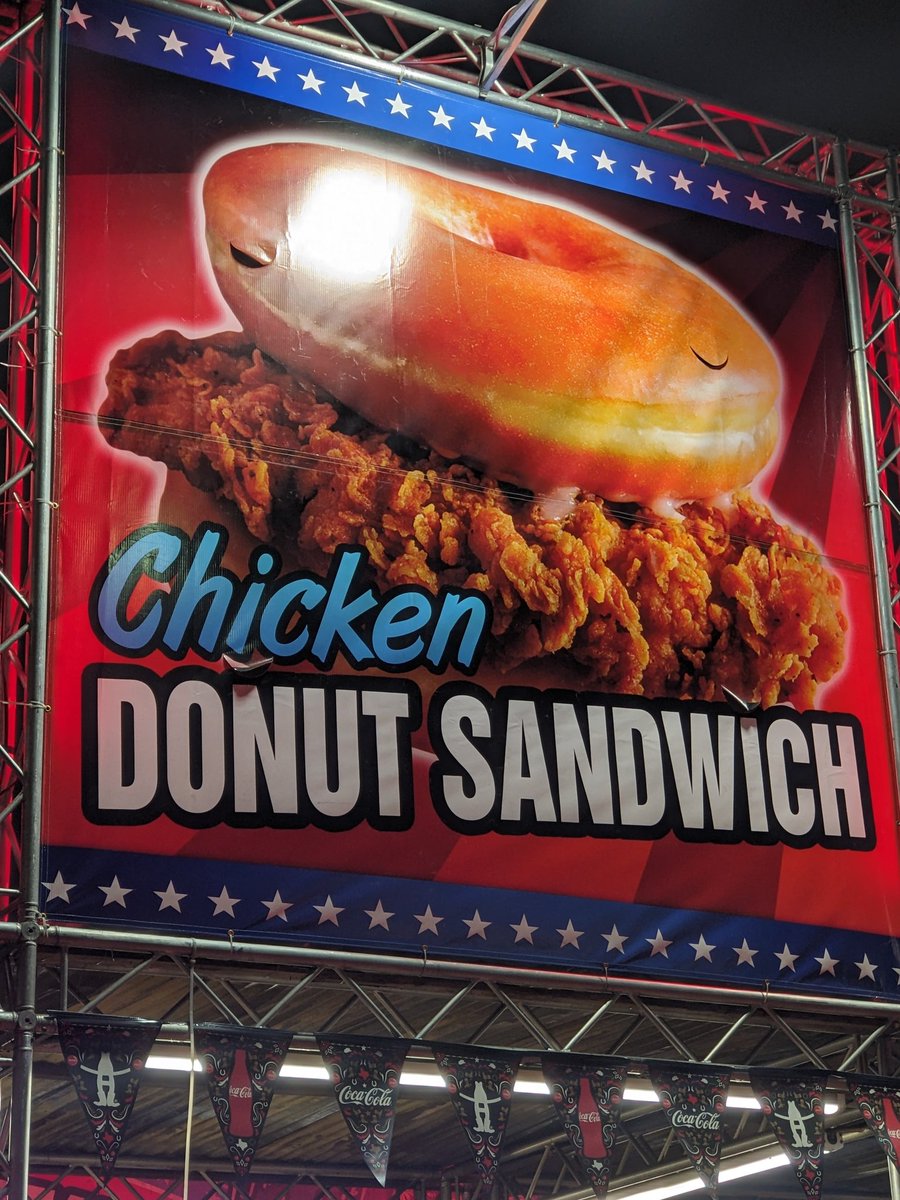 MexiRon's tweet photo. Houston Rodeo food https://t.co/nNvK9GlWKA