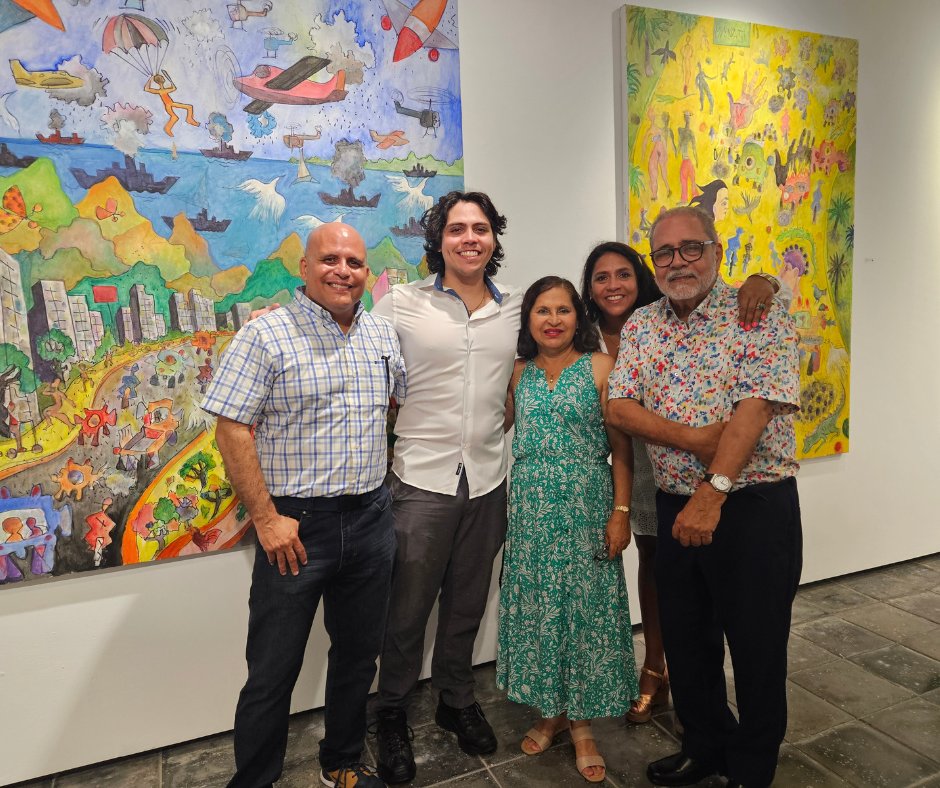 El pasado jueves la Liga se llenó de color con la apertura de la exposición “Cielo, mar y tierra” del maestro Carmelo Sobrino. Estas fotografías son solo una pequeña muestra de lo que allí sucedió.

#CarmeloSobrino #LigaDeArte