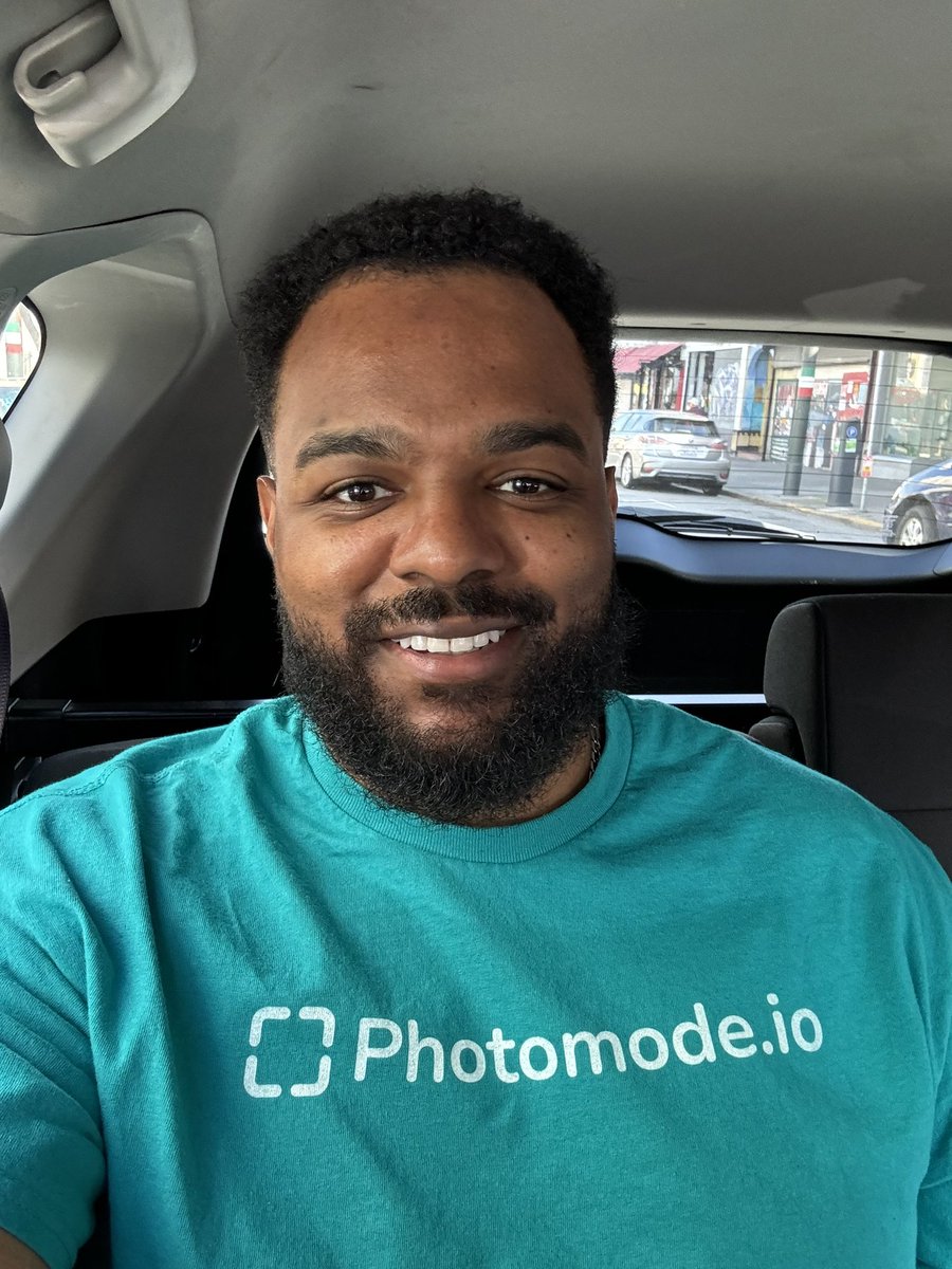 IsaiahByDayah's tweet image. Rocking the @PhotomodeApp shirt for Day 1 of GDC 📸. If you see me, say “hey!”, and let me know what game you’ve been playing/capturing lately!