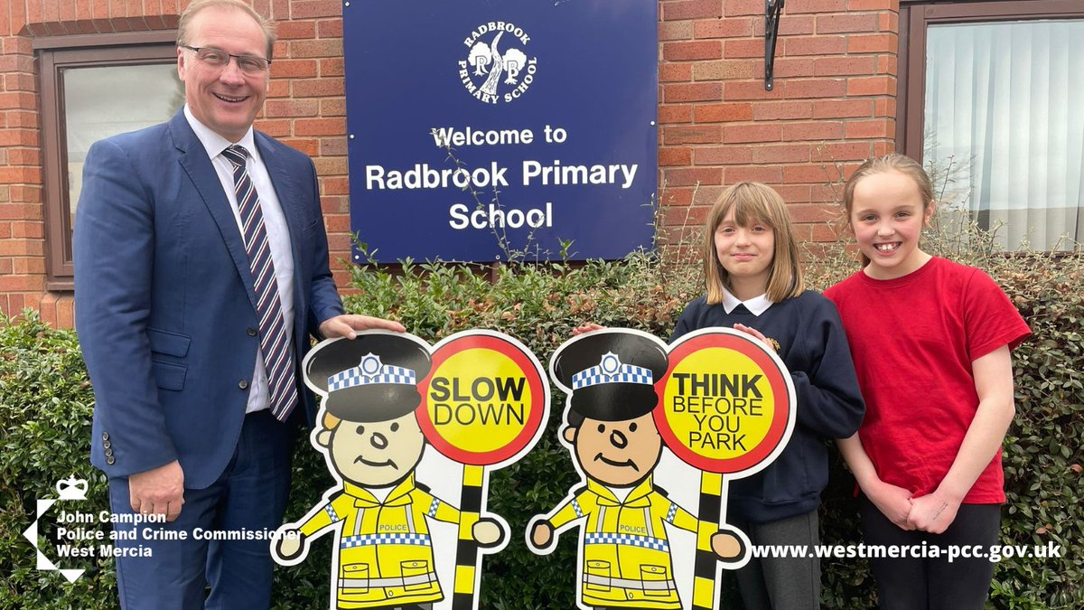 Deputy PCC @mbayliss14 has awarded poster competition winners Harriet and Sophia, from Radbrook Primary School in Shropshire, a mini-police officer 👍 This is part of PCC @johnpaulcampion 's commitment to make West Mercia's road safer by making driver's more aware of their speed
