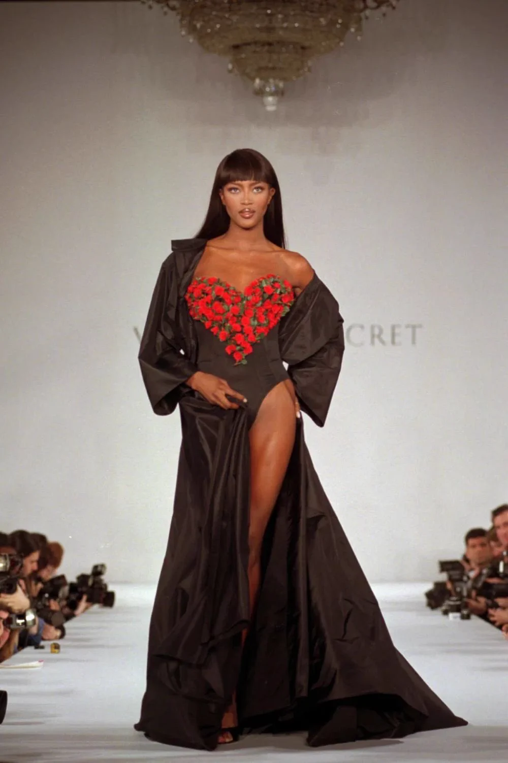 La Mode Unknown on X: 