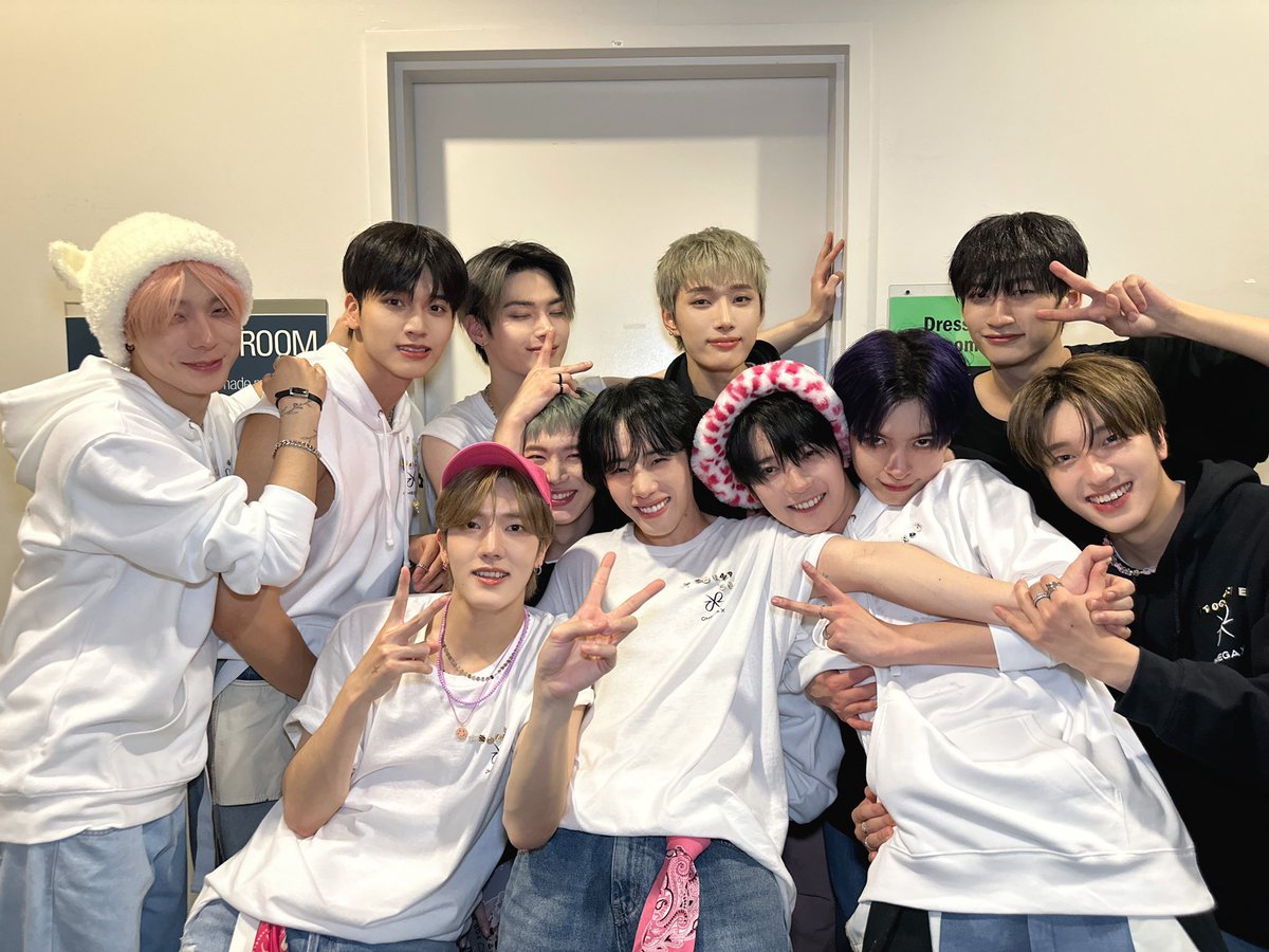 HANGYEOMLOOKS's tweet photo. ⠀⠀⠀⠀⠀

💚 𝘞𝘦 𝘭𝘰𝘷𝘦 𝘺𝘰𝘶 𝘢𝘯𝘥 𝘸𝘦 𝘸𝘪𝘭𝘭 𝘢𝘭𝘸𝘢𝘺𝘴 𝘣𝘦 𝘩𝘦𝘳𝘦 𝘵𝘰 𝘴𝘶𝘱𝘱𝘰𝘳𝘵 𝘢𝘯𝘥 𝘱𝘳𝘰𝘵𝘦𝘤𝘵 𝘺𝘰𝘶!!! 💚

#PROTECTOMEGAX 

⠀⠀⠀⠀⠀ https://t.co/7nWezmvGjj