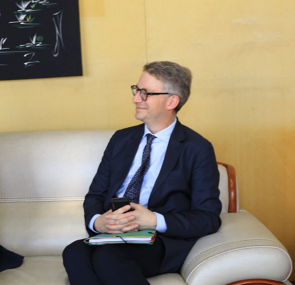 Ministère de la Justice du Burundi (@minijustice_bdi) on Twitter photo #Burundi.Excellence Madame #Domine Banyankimbona Ministre de la Justice vient de recevoir en audience,la Présidente du conseil supérieur de la Justice #Belgique,Madame <a href="/ValerieDelfosse/">Valerie Delfosse</a> accompagné de Micheal Wimmer <a href="/BelgiumInBuja/">Belgium in Burundi</a>
Représentant de <a href="/EnabelauBurundi/">Enabel au Burundi</a> #Burundi.Excellence Madame #Domine Banyankimbona Ministre de la Justice vient de recevoir en audience,la Présidente du conseil supérieur de la Justice #Belgique,Madame <a href="/ValerieDelfosse/">Valerie Delfosse</a> accompagné de Micheal Wimmer <a href="/BelgiumInBuja/">Belgium in Burundi</a>
Représentant de <a href="/EnabelauBurundi/">Enabel au Burundi</a>