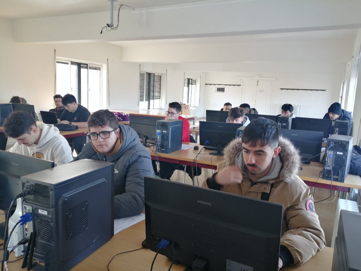 Los alumnos de 2º de Grado Superior asistieron a la V Jornada de Orientación Académica y Profesional donde pusieron en práctica aspectos importantes para su futuro laboral como el currículo, la entrevista de trabajo, las cartas de presentación, entre otros conocimientos!!💯