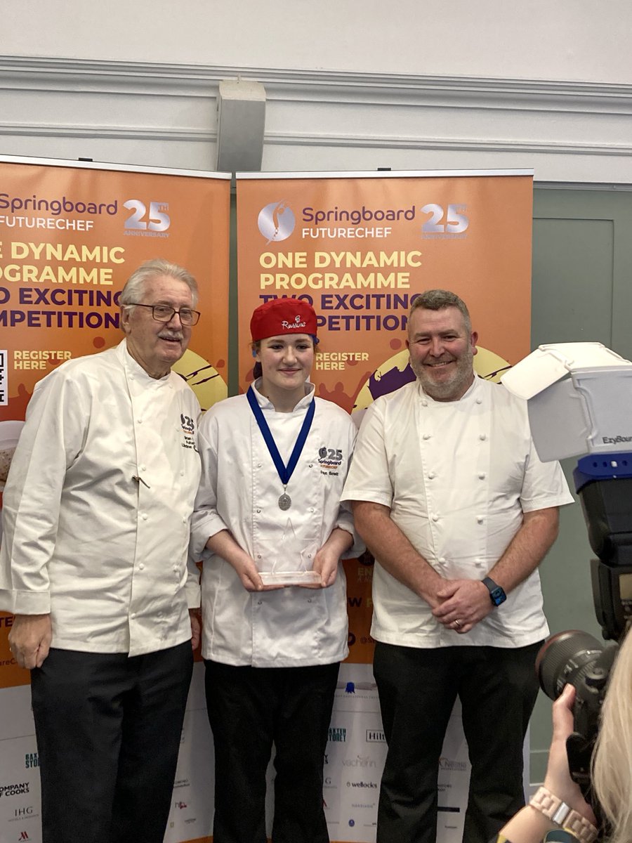 What a privilege to celebrate Freya Barrett winning the inaugural ‘Brian Turner Taste Award’ for the 25th Anniversary of ⁦@SBFutureChef⁩ Congratulations to all the finalists!