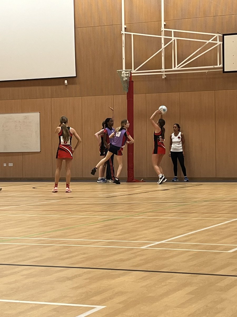 PipersSport's tweet image. Our incredible U15A won the Semi-finals of the Sisters n Sport Netball Plate competition vs Nottinghill and Ealing High school. A terrific team effort and bring on the FINALS! #PipersSenior #PipersNetball #PipersInspire