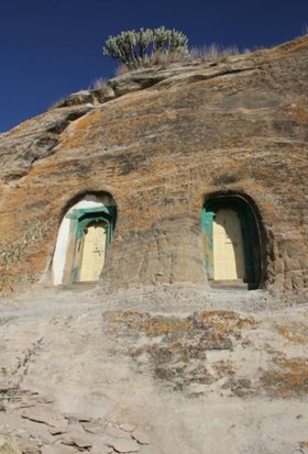 Hadgitourism's tweet photo. Michael Milhai Zenghi is a rock-cut church from the 6th c. Its located in #AdiEkli in #Negash of #KilteAwlaelo. It has beautiful walls and ceilings decorated with religious paintings and artifacts. #VisitTigrai #Hadgi #Tigrai
Cr. Kahsay Gm Ar https://t.co/PtUNOGXIoS