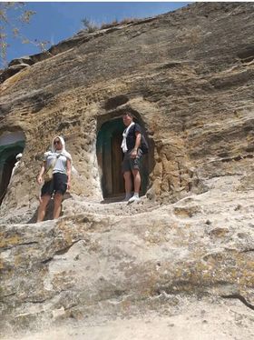 Hadgitourism's tweet photo. Michael Milhai Zenghi is a rock-cut church from the 6th c. Its located in #AdiEkli in #Negash of #KilteAwlaelo. It has beautiful walls and ceilings decorated with religious paintings and artifacts. #VisitTigrai #Hadgi #Tigrai
Cr. Kahsay Gm Ar https://t.co/PtUNOGXIoS