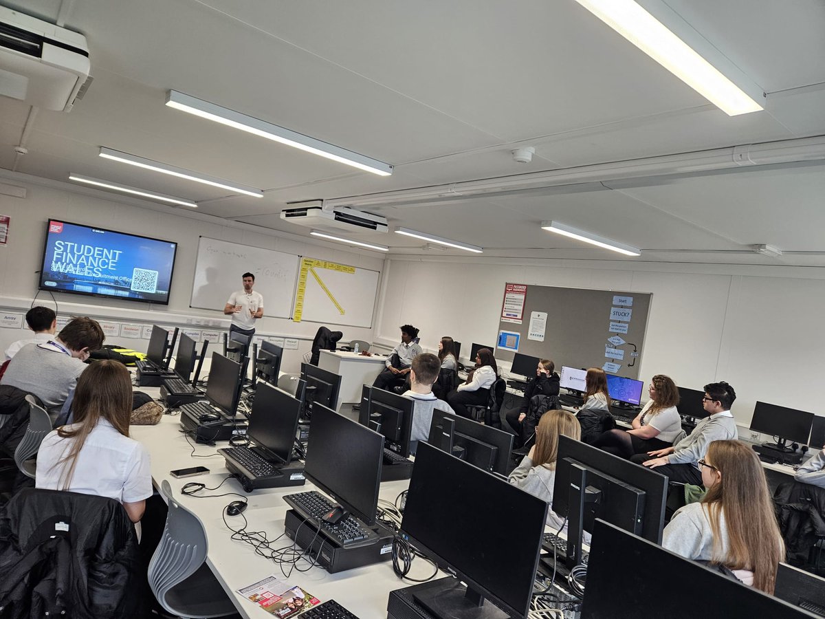 A big thank you to Chris @UniSouthWales who delivered a session on the student finance process @SF_Wales to our Year 13 students @Cant_sixthform @cantonianhs today #FullyInformed #UniversityReady